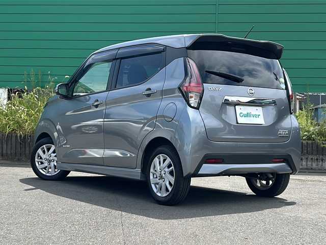 日産 デイズ ハイウェイスターX 茨城県 2019(令1)年 6.5万km チタニウムグレーメタリック ワンオーナー/純正9インチナビ/AM/FM/CD/DVD/AUX/Bluetooth/フルセグTV/バックカメラ/全方位カメラ/ドライブレコーダー前後/アラウンドビューモニター/エマージェンシーブレーキ/横滑り防止装置/コーナーセンサー前後/オートライト/純正LEDヘッドライト/純正14インチアルミホイール/保証書/取扱説明書