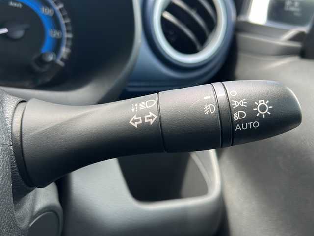日産 デイズ ハイウェイスターX 茨城県 2019(令1)年 6.5万km チタニウムグレーメタリック ワンオーナー/純正9インチナビ/AM/FM/CD/DVD/AUX/Bluetooth/フルセグTV/バックカメラ/全方位カメラ/ドライブレコーダー前後/アラウンドビューモニター/エマージェンシーブレーキ/横滑り防止装置/コーナーセンサー前後/オートライト/純正LEDヘッドライト/純正14インチアルミホイール/保証書/取扱説明書