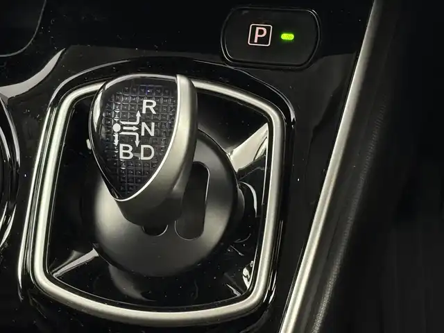 トヨタ エスクァイア ハイブリッド Gi 大阪府 2015(平27)年 5.8万km ブラック ブラックレザーシート/寒冷地仕様/両側パワースライドドア/純正メモリナビTV/バックカメラ/ETC/純正１５インチアルミ/クルーズコントロール/シートヒーター /ウッドコンビステアリング/ワンオーナー /スペアキー