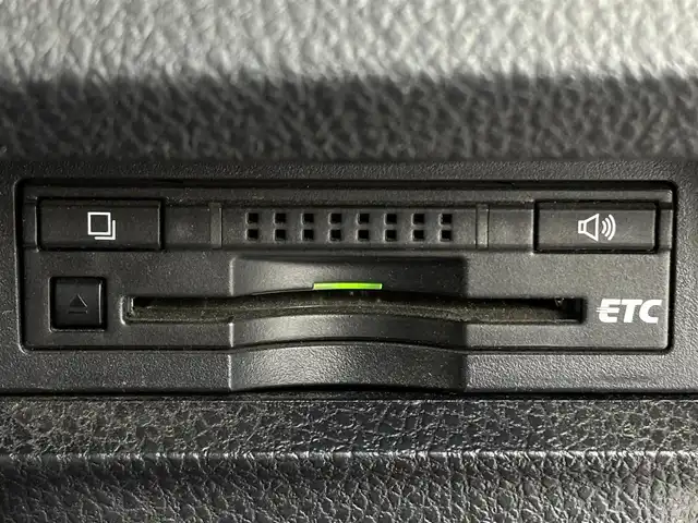 トヨタ エスクァイア ハイブリッド Gi 大阪府 2015(平27)年 5.8万km ブラック ブラックレザーシート/寒冷地仕様/両側パワースライドドア/純正メモリナビTV/バックカメラ/ETC/純正１５インチアルミ/クルーズコントロール/シートヒーター /ウッドコンビステアリング/ワンオーナー /スペアキー