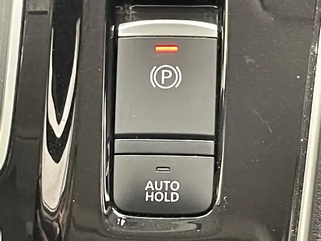 日産 セレナ e－パワー ハイウェイスター V 愛知県 2020(令2)年 6.2万km ブリリアントホワイトパール 純正１０型ナビ　純正後席モニター　禁煙車　セーフティパック　全方位カメラ　プロパイロット　デジタルインナーミラー　プロパイロット　ＢＳＭ　ハンズフリー両側パワスラ　ＥＴＣ　ドラレコ　ＬＥＤオートライト