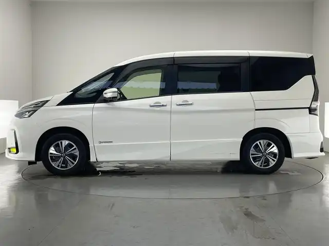 日産 セレナ e－パワー ハイウェイスター V 愛知県 2020(令2)年 6.2万km ブリリアントホワイトパール 純正１０型ナビ　純正後席モニター　禁煙車　セーフティパック　全方位カメラ　プロパイロット　デジタルインナーミラー　プロパイロット　ＢＳＭ　ハンズフリー両側パワスラ　ＥＴＣ　ドラレコ　ＬＥＤオートライト