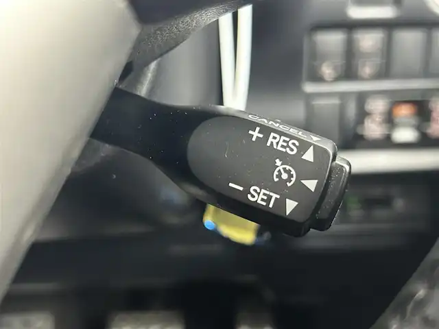 トヨタ ヴォクシー ZS 煌Ⅱ 千葉県 2020(令2)年 5.2万km ホワイトパールクリスタルシャイン セーフティセンスC/・プリクラッシュセーフティ/・レーンディパーチャーアラート/・オートマチックハイビーム/純正10インチメモリーナビ/・フルセグTV/・Bluetoothオーディオ接続/・CD/DVD再生機能/・バックカメラ/純正後席フリップダウンモニター/モデリスタエアロ/両側パワースライドドア/LEDヘッドライト/スマートキー/社外18インチAW/ビルトインETC/リアオートエアコン