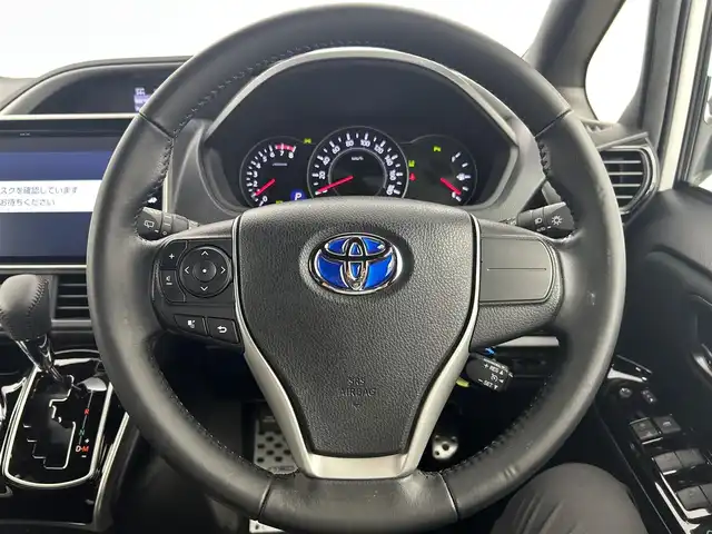 トヨタ ヴォクシー ZS 煌Ⅱ 千葉県 2020(令2)年 5.2万km ホワイトパールクリスタルシャイン セーフティセンスC/・プリクラッシュセーフティ/・レーンディパーチャーアラート/・オートマチックハイビーム/純正10インチメモリーナビ/・フルセグTV/・Bluetoothオーディオ接続/・CD/DVD再生機能/・バックカメラ/純正後席フリップダウンモニター/モデリスタエアロ/両側パワースライドドア/LEDヘッドライト/スマートキー/社外18インチAW/ビルトインETC/リアオートエアコン