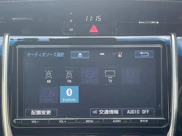 トヨタ ハリアー プレミアム 滋賀県 2018(平30)年 5.8万km ホワイトパールクリスタルシャイン 社外フロントエアロパーツ　TRD/純正9インチナビ　【NSZT-Y66T】/（AM/FM/CD/DVD/SD/フルセグ/Bluetooth）/ETC2.0/バックカメラ/ドライブレコーダー/運転席パワーシート/プリクラッシュブレーキアシスト/横滑り防止装置/レーダークルーズコントロール/レーンキープアシスト/クリアランスソナー/電動パーキングブレーキ/ブレーキホールド/電動リアゲート/電動格納ミラー/オートライト/オートマチックハイビーム/フロントフォグ/LEDヘッドライト/ウッドコンビステアリング/ステアリングスイッチ/純正フロアマット/ECOモード/PWRモード/プッシュスタート/スマートキー/スペアキー/フルオートエアコン