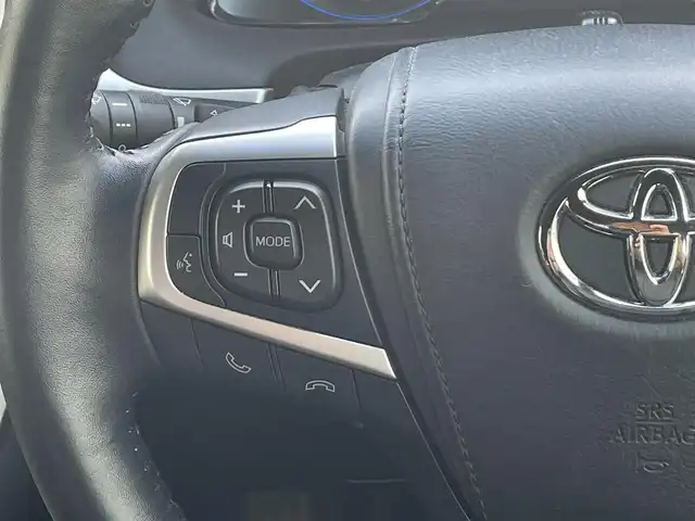 トヨタ ハリアー プレミアム 滋賀県 2018(平30)年 5.8万km ホワイトパールクリスタルシャイン 社外フロントエアロパーツ　TRD/純正9インチナビ　【NSZT-Y66T】/（AM/FM/CD/DVD/SD/フルセグ/Bluetooth）/ETC2.0/バックカメラ/ドライブレコーダー/運転席パワーシート/プリクラッシュブレーキアシスト/横滑り防止装置/レーダークルーズコントロール/レーンキープアシスト/クリアランスソナー/電動パーキングブレーキ/ブレーキホールド/電動リアゲート/電動格納ミラー/オートライト/オートマチックハイビーム/フロントフォグ/LEDヘッドライト/ウッドコンビステアリング/ステアリングスイッチ/純正フロアマット/ECOモード/PWRモード/プッシュスタート/スマートキー/スペアキー/フルオートエアコン