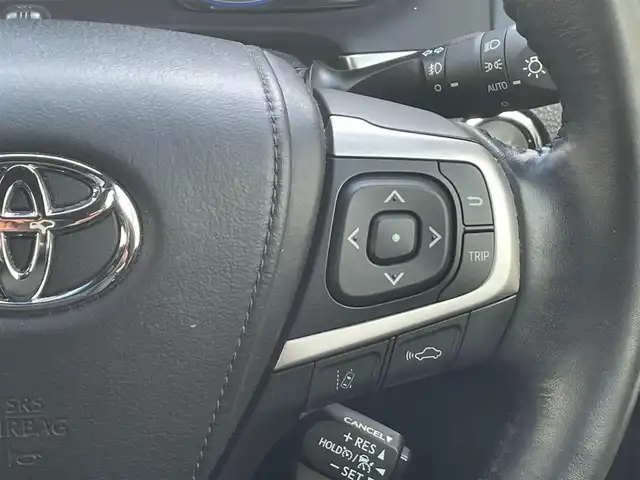 トヨタ ハリアー プレミアム 滋賀県 2018(平30)年 5.8万km ホワイトパールクリスタルシャイン 社外フロントエアロパーツ　TRD/純正9インチナビ　【NSZT-Y66T】/（AM/FM/CD/DVD/SD/フルセグ/Bluetooth）/ETC2.0/バックカメラ/ドライブレコーダー/運転席パワーシート/プリクラッシュブレーキアシスト/横滑り防止装置/レーダークルーズコントロール/レーンキープアシスト/クリアランスソナー/電動パーキングブレーキ/ブレーキホールド/電動リアゲート/電動格納ミラー/オートライト/オートマチックハイビーム/フロントフォグ/LEDヘッドライト/ウッドコンビステアリング/ステアリングスイッチ/純正フロアマット/ECOモード/PWRモード/プッシュスタート/スマートキー/スペアキー/フルオートエアコン