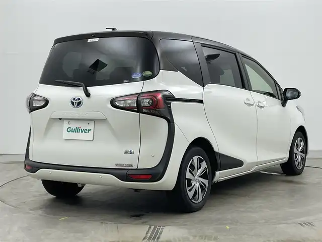トヨタ シエンタ ハイブリッド G クエロ 岡山県 2021(令3)年 2.8万km ヴィンテージブラウンパールクリスタルシャイン/ホワイトパールクリスタルシャイン 社外9インチディスプレイオーディオ/Bluetooth/iPod/USB/パノラミックビューモニター/ステアリングヒーター/シートヒーター /ビルトインETC/前後ドライブレコーダー /LEDヘッドライト/両側パワースライドドア/セーフティセンス /オートハイビーム /前後ソナー/ヘッドレストモニター2列目左側 TVM-PW1000/オートライト / クルーズコントロール/プッシュスタート /スマートキー/新車保証書/取扱説明書/スペアキー×1