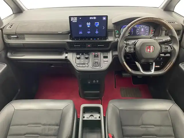 ホンダ ステップワゴン スパーダ eHEV プレミアムライン 愛知県 2023(令5)年 1.1万km プラチナホワイトパール 純正１１．４インチナビ/ホンダセンシング/ブラインドスポットモニター/パドルシフト/両側パワースライドドア/パワーバックドア/ミラー型ドラレコ/アラウンドビューモニター/レーダークルーズコントロール/フルセグTV/DVD/ハーフレザーシート/シートヒーター/LEDオートライト/フォグランプ/純正アルミホイール/ETC/コーナーセンサー/衝突被害軽減ブレーキ/禁煙車