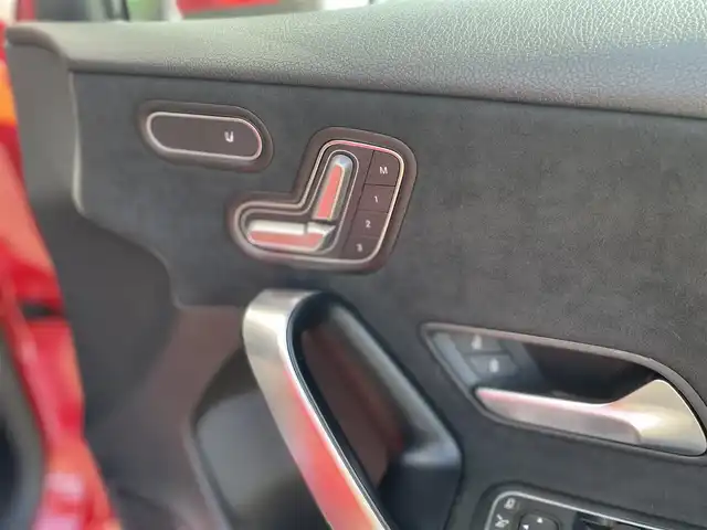 メルセデス・ベンツ Ａ２００ｄ AMGライン 千葉県 2020(令2)年 2.2万km ジュピターレッド レーダーセーフティパッケージ/前席メモリーパワーシート/シートヒーター/純正HDDナビ/バックカメラ/地デジ/ワイヤレスチャージング/USB/ハーフレザーシート/純正18インチAW/LEDライト/パークトロニック