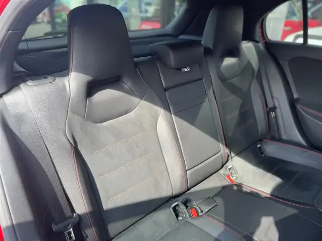 メルセデス・ベンツ Ａ２００ｄ AMGライン 千葉県 2020(令2)年 2.2万km ジュピターレッド レーダーセーフティパッケージ/前席メモリーパワーシート/シートヒーター/純正HDDナビ/バックカメラ/地デジ/ワイヤレスチャージング/USB/ハーフレザーシート/純正18インチAW/LEDライト/パークトロニック