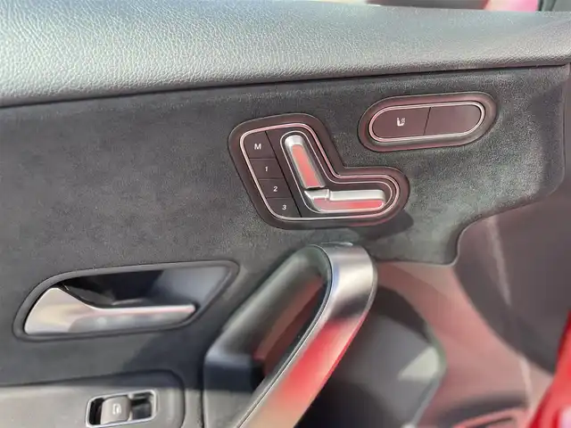 メルセデス・ベンツ Ａ２００ｄ AMGライン 千葉県 2020(令2)年 2.2万km ジュピターレッド レーダーセーフティパッケージ/前席メモリーパワーシート/シートヒーター/純正HDDナビ/バックカメラ/地デジ/ワイヤレスチャージング/USB/ハーフレザーシート/純正18インチAW/LEDライト/パークトロニック