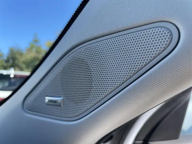 三菱 アウトランダー ＰＨＥＶ P 大阪府 2022(令4)年 1.5万km パールⅡ ＢＯＳＥサウンド　/マイパイロット/純正　インチディスプレイオーディオ　/   ＴＶ/Bluetooth/USB/100V電源　/衝突軽減ブレーキ/クリアランスソナー　/全方位モニター　/ブラインドスポットモニター/レーダークルーズコントロール/レーンキープアシスト/アイドリングストップ　/シートヒーター（1列目、2列目）　/電動リアゲート/前席パワーシート（運転席メモリー付き）/前後ドライブレコーダー　/ワイヤレス充電/レザーシート/純正フロアマット/プッシュスタート/スマートキー　/ＥＴＣ　/ＬＥＤ