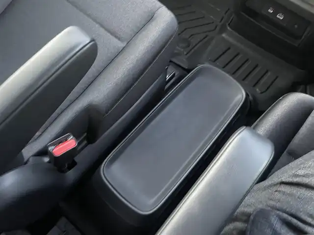 日産 セレナ e－パワー ハイウェイスター V 東京都 2023(令5)年 2.2万km プリズムホワイト ワンオーナー/純正ナビ（BT/地デジTV）/バックカメラ・サイドビューカメラ/全方位カメラ/純正フリップダウンモニター/デジタルインナーミラー/両側パワースライドドア/純正１６インチアルミ/ETC２．０/エンジンプッシュボタン/スマートキー/プロパイロット/e-Pedal Step/走行支援機能/インテリジェントブレーキ/衝突回避ステアリング/踏み間違い衝突防止アシスト/進入禁止標識検知/先行車発進お知らせ/車線逸脱警報/ふらつき警報/スマートキー/純正マット/スペアキー１本/保証書・取説