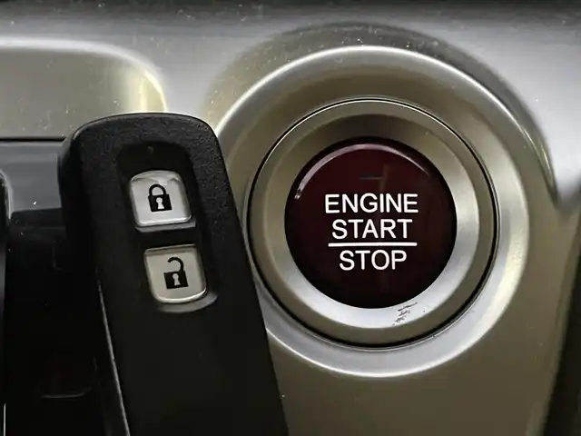 ホンダ Ｎ ＷＧＮ G 新潟県 2014(平26)年 9.5万km カトラリーシルバーM ワンオーナー/4WD/純正オーディオ/(AM/FM/CD/AUX)/アイドリングストップ/ハロゲンヘッドライト/純正フロアマット/ドアバイザー/電格ミラー/横滑り防止/プッシュスタート/スマートキー