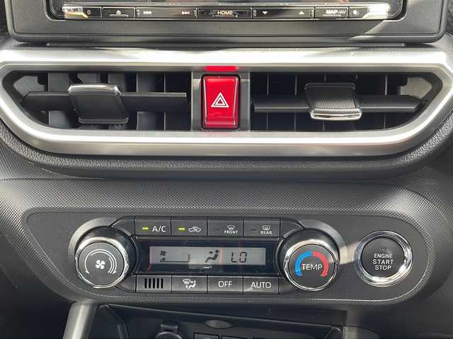 トヨタ ライズ Z 長野県 2023(令5)年 2万km ブラックマイカメタリック/ターコイズブルーマイカメタリック 禁煙車/社外9インチナビ/【MDV-M909HDL】/(CD/DVD/フルセグTV/Bluetooth)/スマートアシスト/・パノラマモニター/・衝突警報機能/・衝突回避支援ブレーキ/・車線逸脱抑制制御機能/・車線逸脱警報機能/・先行車発進お知らせ機能/・全車速追従機能付アダプティブクルーズコントロール/・アダプティブドライビングビーム/・オートハイビーム/・ブラインドスポットモニター/・サイドビューランプ/・コーナーセンサー/・レーンキープコントロール/・標識認識機能/ビルトインETC/ドライブレコーダー（F・R）/シートヒーター（D・N席）/革巻きステアリング/ステアリングスイッチ/LEDヘッドライト/フォグランプ/オートライト/アイドリングストップ/スマートキー/Pスタート/電動格納ミラー/純正17インチAW/純正フロアマット/ドアバイザー