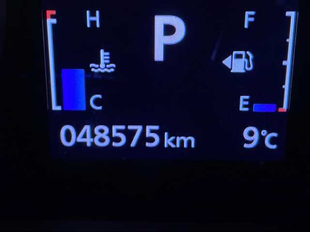 三菱 デリカＤ：５ G 秋田県 2020(令2)年 4.9万km アイガーグレーM/ダイヤモンドブラックマイカ ４WD/社外SDナビ(Bluetooth/CD/フルセグ)/全方位カメラ/ETC/ドライブレコーダー/クルーズコントロール/車線逸脱警報/レーンキープアシスト/両側パワースライドドア/後席用モニター/社外AW/衝突被害軽減システム/横滑り防止装置/LEDヘッドライト/スマートキー