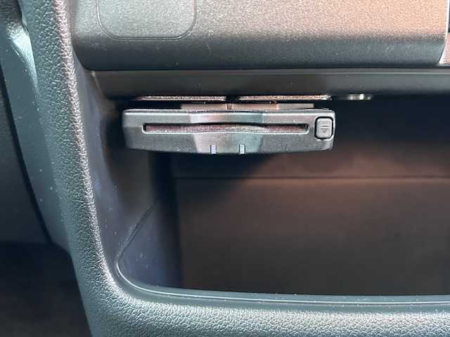 ホンダ Ｎ ＢＯＸ G Lパッケージ 大阪府 2015(平27)年 6.4万km スマートブラック 純正ナビ/バックカメラ/片側パワースライドドア/HIDヘッドライト/ETC/オートライト/ステアリングスイッチ/純正アルミホイール/アイドリングストップ/横滑り防止装置/プッシュスタート/スマートキー