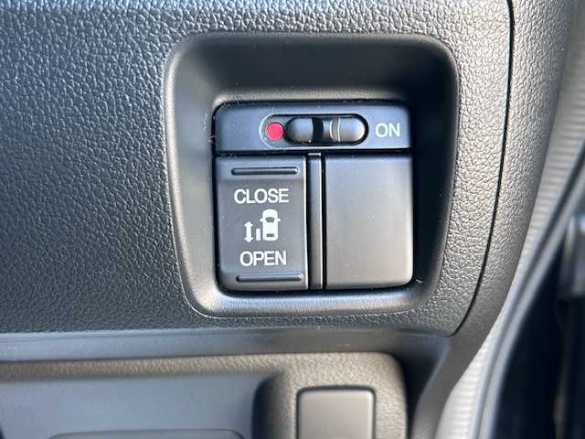 ホンダ Ｎ ＢＯＸ G Lパッケージ 大阪府 2015(平27)年 6.4万km スマートブラック 純正ナビ/バックカメラ/片側パワースライドドア/HIDヘッドライト/ETC/オートライト/ステアリングスイッチ/純正アルミホイール/アイドリングストップ/横滑り防止装置/プッシュスタート/スマートキー