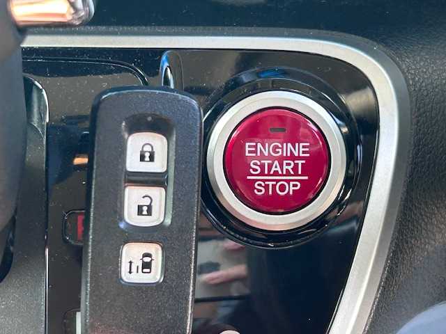 ホンダ Ｎ ＢＯＸ G Lパッケージ 大阪府 2015(平27)年 6.4万km スマートブラック 純正ナビ/バックカメラ/片側パワースライドドア/HIDヘッドライト/ETC/オートライト/ステアリングスイッチ/純正アルミホイール/アイドリングストップ/横滑り防止装置/プッシュスタート/スマートキー