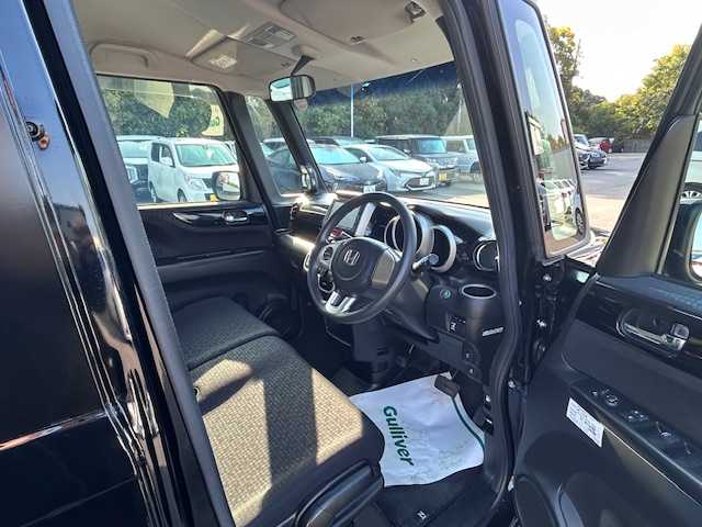 ホンダ Ｎ ＢＯＸ G Lパッケージ 大阪府 2015(平27)年 6.4万km スマートブラック 純正ナビ/バックカメラ/片側パワースライドドア/HIDヘッドライト/ETC/オートライト/ステアリングスイッチ/純正アルミホイール/アイドリングストップ/横滑り防止装置/プッシュスタート/スマートキー