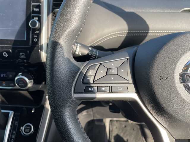 日産 セレナ ハイウェイスター 愛媛県 2017(平29)年 3.3万km ブリリアントホワイトパール 純正ナビ/Bluetooth/CD/DVD/フルセグ/SD/USB/アラウンドビューモニター/バックカメラ/クルーズコントロール/プロパイロット/片側パワースライドドア/ETC/純正16インチAW/純正フロアマット/コーナーセンサー/スマートキー/スペアキー/フォグランプ/保証書/取扱説明書/メンテナンスノート