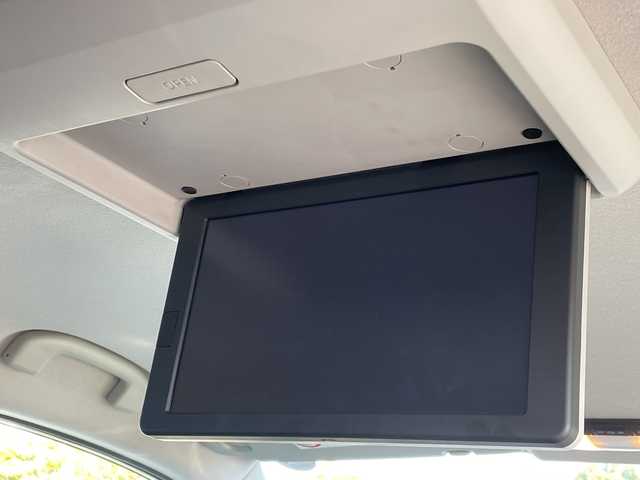 日産 セレナ ハイウェイスター 愛媛県 2017(平29)年 3.3万km ブリリアントホワイトパール 純正ナビ/Bluetooth/CD/DVD/フルセグ/SD/USB/アラウンドビューモニター/バックカメラ/クルーズコントロール/プロパイロット/片側パワースライドドア/ETC/純正16インチAW/純正フロアマット/コーナーセンサー/スマートキー/スペアキー/フォグランプ/保証書/取扱説明書/メンテナンスノート