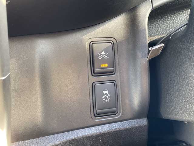 日産 セレナ ハイウェイスター 愛媛県 2017(平29)年 3.3万km ブリリアントホワイトパール 純正ナビ/Bluetooth/CD/DVD/フルセグ/SD/USB/アラウンドビューモニター/バックカメラ/クルーズコントロール/プロパイロット/片側パワースライドドア/ETC/純正16インチAW/純正フロアマット/コーナーセンサー/スマートキー/スペアキー/フォグランプ/保証書/取扱説明書/メンテナンスノート