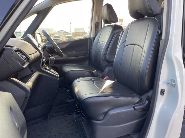 日産 セレナ ハイウェイスター 愛媛県 2017(平29)年 3.3万km ブリリアントホワイトパール 純正ナビ/Bluetooth/CD/DVD/フルセグ/SD/USB/アラウンドビューモニター/バックカメラ/クルーズコントロール/プロパイロット/片側パワースライドドア/ETC/純正16インチAW/純正フロアマット/コーナーセンサー/スマートキー/スペアキー/フォグランプ/保証書/取扱説明書/メンテナンスノート