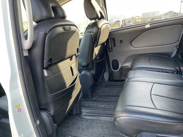 日産 セレナ ハイウェイスター 愛媛県 2017(平29)年 3.3万km ブリリアントホワイトパール 純正ナビ/Bluetooth/CD/DVD/フルセグ/SD/USB/アラウンドビューモニター/バックカメラ/クルーズコントロール/プロパイロット/片側パワースライドドア/ETC/純正16インチAW/純正フロアマット/コーナーセンサー/スマートキー/スペアキー/フォグランプ/保証書/取扱説明書/メンテナンスノート