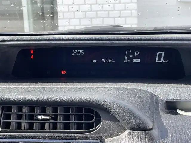 トヨタ アクア X－URBAN 徳島県 2015(平27)年 7.9万km ライムホワイトパールクリスタルシャイン (株)IDOMが運営する【じしゃロン徳島店】の自社ローン対象車両になります。こちらは現金ご利用時の価格です。自社ローンご希望の方は別途その旨お申付け下さい。/純正ナビ/Bluetooth/CD/DVD再生/バックカメラ/地デジ/ETC/純正エアロ/LEDヘッドライト