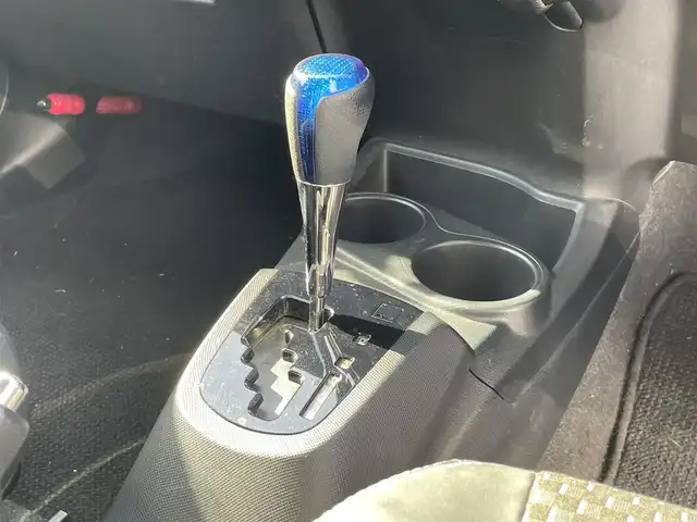 トヨタ アクア X－URBAN 徳島県 2015(平27)年 7.9万km ライムホワイトパールクリスタルシャイン (株)IDOMが運営する【じしゃロン徳島店】の自社ローン対象車両になります。こちらは現金ご利用時の価格です。自社ローンご希望の方は別途その旨お申付け下さい。/純正ナビ/Bluetooth/CD/DVD再生/バックカメラ/地デジ/ETC/純正エアロ/LEDヘッドライト