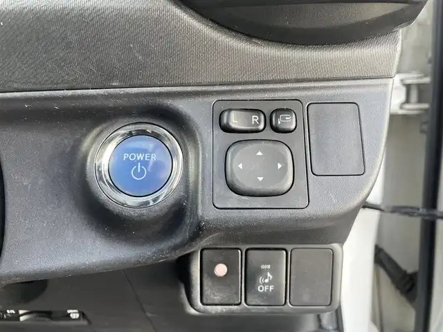 トヨタ アクア X－URBAN 徳島県 2015(平27)年 7.9万km ライムホワイトパールクリスタルシャイン (株)IDOMが運営する【じしゃロン徳島店】の自社ローン対象車両になります。こちらは現金ご利用時の価格です。自社ローンご希望の方は別途その旨お申付け下さい。/純正ナビ/Bluetooth/CD/DVD再生/バックカメラ/地デジ/ETC/純正エアロ/LEDヘッドライト