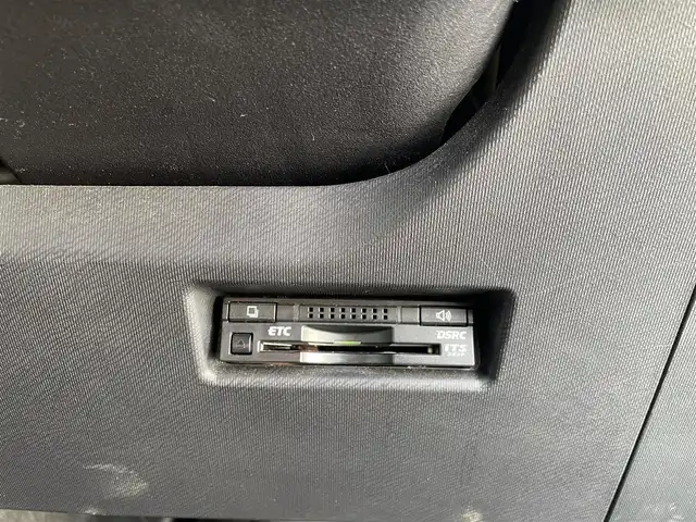 トヨタ アクア X－URBAN 徳島県 2015(平27)年 7.9万km ライムホワイトパールクリスタルシャイン (株)IDOMが運営する【じしゃロン徳島店】の自社ローン対象車両になります。こちらは現金ご利用時の価格です。自社ローンご希望の方は別途その旨お申付け下さい。/純正ナビ/Bluetooth/CD/DVD再生/バックカメラ/地デジ/ETC/純正エアロ/LEDヘッドライト