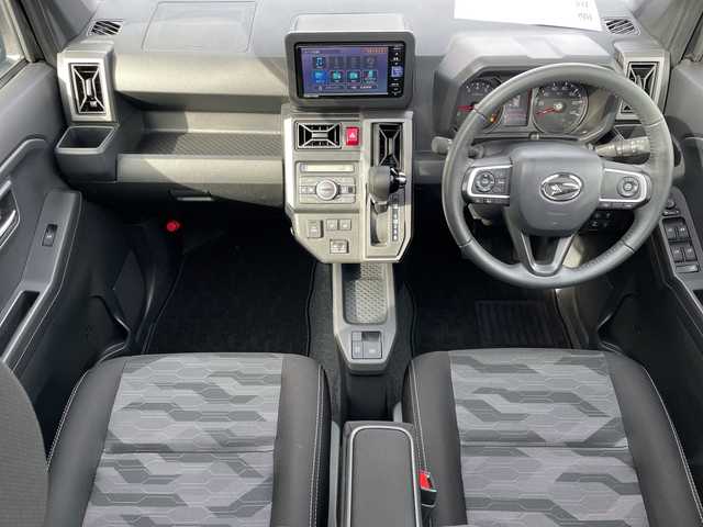 ダイハツ タフト G ターボ ダーククロムベンチャー 長野県 2022(令4)年 2.1万km ブラックマイカメタリック 禁煙車/スカイフィールトップ/ルーフレール/純正ナビ【NMZK-W72D】/(CD/DVD/フルセグTV/Bluetooth)/スマートアシスト/・衝突警報機能/・衝突回避支援ブレーキ/・ブレーキ制御機能付誤発進抑制機能/・車線逸脱抑制制御機能/・車線逸脱警報機能/・路外逸脱抑制機能/・先行車発進お知らせ機能/・全車速追従機能付アダプティブクルーズコントロール/・ふらつき警報機能/・標識認識機能/・レーンキープコントロール/・コーナーセンサー/・アダプティブドライビングビーム/バックカメラ/ETC/ドライブレコーダー/前席シートヒーター/革巻きステアリング/ステアリングスイッチ/電動パーキングブレーキ/ブレーキホールド/LEDヘッドライト/フォグランプ/オートライト/スマートキー/Pスタート/電動格納ミラー/純正15インチAW