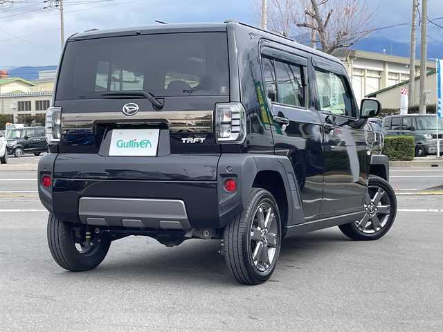 ダイハツ タフト G ターボ ダーククロムベンチャー 長野県 2022(令4)年 2.1万km ブラックマイカメタリック 禁煙車/スカイフィールトップ/ルーフレール/純正ナビ【NMZK-W72D】/(CD/DVD/フルセグTV/Bluetooth)/スマートアシスト/・衝突警報機能/・衝突回避支援ブレーキ/・ブレーキ制御機能付誤発進抑制機能/・車線逸脱抑制制御機能/・車線逸脱警報機能/・路外逸脱抑制機能/・先行車発進お知らせ機能/・全車速追従機能付アダプティブクルーズコントロール/・ふらつき警報機能/・標識認識機能/・レーンキープコントロール/・コーナーセンサー/・アダプティブドライビングビーム/バックカメラ/ETC/ドライブレコーダー/前席シートヒーター/革巻きステアリング/ステアリングスイッチ/電動パーキングブレーキ/ブレーキホールド/LEDヘッドライト/フォグランプ/オートライト/スマートキー/Pスタート/電動格納ミラー/純正15インチAW