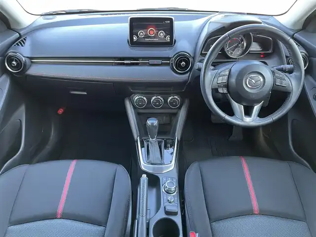 マツダ デミオ XD ツーリング 静岡県 2015(平27)年 5.2万km スノーフレイクホワイトパールマイカ ディーゼルターボ車/純正ナビ/（AM/FM/BT/USB）/バックカメラ/クルーズコントロール/ヘッドアップディスプレイ/スマートキー/プッシュスタート/パドルシフト/LEDヘッドライト/純正16インチアルミホイール/純正フロアマット/横滑り防止装置/電格ミラー/取扱説明書/保証書