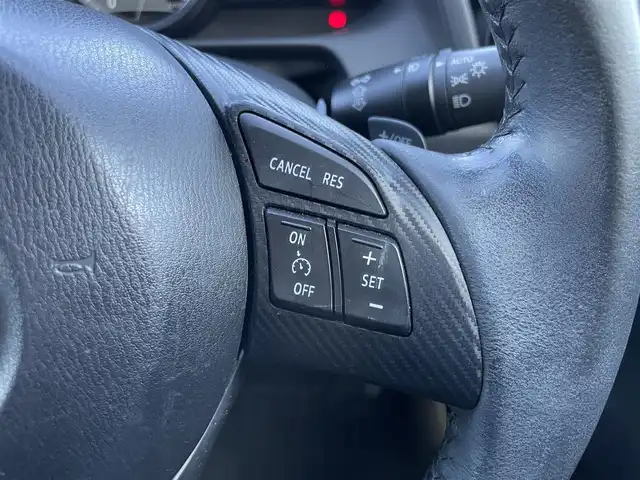 マツダ デミオ XD ツーリング 静岡県 2015(平27)年 5.2万km スノーフレイクホワイトパールマイカ ディーゼルターボ車/純正ナビ/（AM/FM/BT/USB）/バックカメラ/クルーズコントロール/ヘッドアップディスプレイ/スマートキー/プッシュスタート/パドルシフト/LEDヘッドライト/純正16インチアルミホイール/純正フロアマット/横滑り防止装置/電格ミラー/取扱説明書/保証書