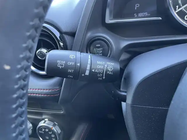 マツダ デミオ XD ツーリング 静岡県 2015(平27)年 5.2万km スノーフレイクホワイトパールマイカ ディーゼルターボ車/純正ナビ/（AM/FM/BT/USB）/バックカメラ/クルーズコントロール/ヘッドアップディスプレイ/スマートキー/プッシュスタート/パドルシフト/LEDヘッドライト/純正16インチアルミホイール/純正フロアマット/横滑り防止装置/電格ミラー/取扱説明書/保証書