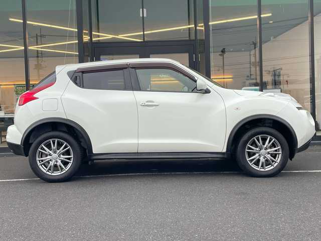 日産 ジューク 15RS タイプV 茨城県 2012(平24)年 7.5万km パール スマートキー/プッシュスタート/ドアバイザー/社外フロアマット/社外アルミホイール/電動格納ミラー/ダブルエアバッグ/オーディオレス/取扱説明書/保証書/記録簿/自家用車/パワーウィンドウ