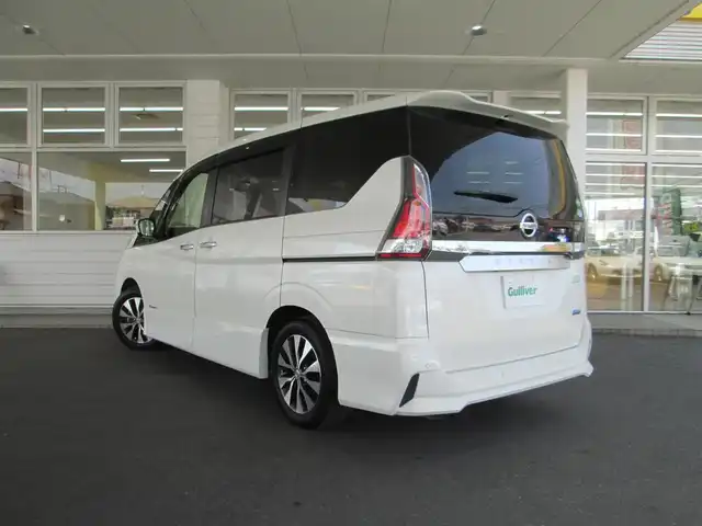 日産 セレナ ハイウェイスター Vセレクション 千葉県 2017(平29)年 5.5万km ブリリアントホワイトパール 純正9型SDナビ、フルセグTV(走行中視聴可)/アラウンドビューモニター/純正オーディオ【DVD/CD/BD/BT/SD/USB】/純正後席フリップダウンモニター/プロパイロット/両側パワースライドドア/ハンズフリーオートスライドドア/デジタルインナーミラー/LEDヘッドライト&ハロゲンフォグ/エマージェンシーブレーキ/レーダークルーズコントロール/LDP/オートブレーキホールド/前後コーナーセンサー/純正ナビ連動前方ドライブレコーダー/ビルトインETC/取扱説明書/新車時保証書
