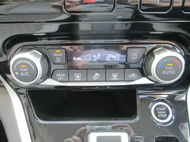 日産 セレナ ハイウェイスター Vセレクション 千葉県 2017(平29)年 5.5万km ブリリアントホワイトパール 純正9型SDナビ、フルセグTV(走行中視聴可)/アラウンドビューモニター/純正オーディオ【DVD/CD/BD/BT/SD/USB】/純正後席フリップダウンモニター/プロパイロット/両側パワースライドドア/ハンズフリーオートスライドドア/デジタルインナーミラー/LEDヘッドライト&ハロゲンフォグ/エマージェンシーブレーキ/レーダークルーズコントロール/LDP/オートブレーキホールド/前後コーナーセンサー/純正ナビ連動前方ドライブレコーダー/ビルトインETC/取扱説明書/新車時保証書