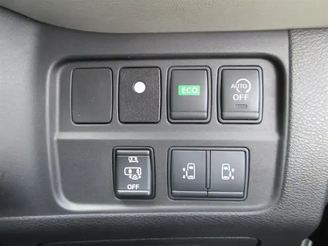 日産 セレナ ハイウェイスター Vセレクション 千葉県 2017(平29)年 5.5万km ブリリアントホワイトパール 純正9型SDナビ、フルセグTV(走行中視聴可)/アラウンドビューモニター/純正オーディオ【DVD/CD/BD/BT/SD/USB】/純正後席フリップダウンモニター/プロパイロット/両側パワースライドドア/ハンズフリーオートスライドドア/デジタルインナーミラー/LEDヘッドライト&ハロゲンフォグ/エマージェンシーブレーキ/レーダークルーズコントロール/LDP/オートブレーキホールド/前後コーナーセンサー/純正ナビ連動前方ドライブレコーダー/ビルトインETC/取扱説明書/新車時保証書