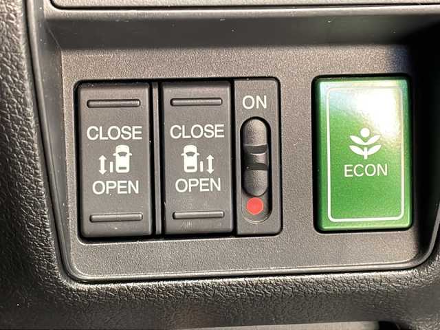 ホンダ オデッセイ アブソルート EX 愛知県 2022(令4)年 5.2万km プラチナホワイトパール 衝突軽減システム/純正SDナビ/フリップダウンモニター/全方位カメラ/両側パワースライドドア/レーダークルーズコントロール/シートヒーター/フルセグ/Bluetooth/バックカメラ/電動リアゲート/ETC２．０/コーナーセンサー/純正アルミホイール/ブラインドスポットモニター/LEDヘッドライト/パドルシフト/リアオートエアコン/ドライブレコーダー/ステアリングスイッチ/スマートキー/プッシュスタート