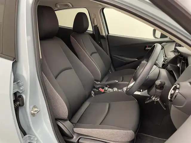 マツダ マツダ２ 15BD 埼玉県 2023(令5)年 1.1万km ライトブルー ３６０度セーフティパッケージ　セーフティクルーズパッケージ　マツダコネクト８インチナビ　ＥＴＣ　前後ドラレコ　ＬＥＤヘッドライト　オートライト　ＢＳＭ　ＨＵＤ　レーダークルーズコントロール　地デジ