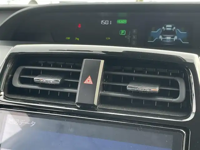 トヨタ プリウス A ツーリングセレクション 道東・釧路十勝 2019(令1)年 7.1万km グレーメタリック 4WD/TRDエアロ/純正9インチナビ/(FM AM CD DVD BT フルセグTV)/バックカメラ/パワーシート/シートヒーター /ETC2.0/衝突軽減ブレーキ/HUD/レーダークルーズコントロール/プッシュスタート/スマートキー/LEDヘッドライト/オートライト/オートハイビーム