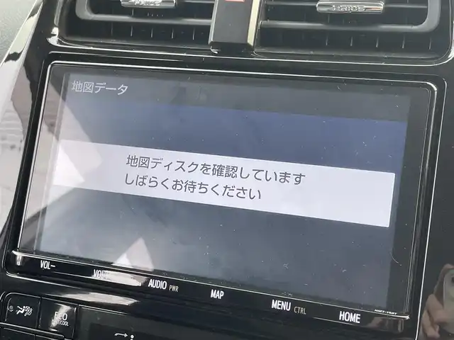 トヨタ プリウス A ツーリングセレクション 道東・釧路十勝 2019(令1)年 7.1万km グレーメタリック 4WD/TRDエアロ/純正9インチナビ/(FM AM CD DVD BT フルセグTV)/バックカメラ/パワーシート/シートヒーター /ETC2.0/衝突軽減ブレーキ/HUD/レーダークルーズコントロール/プッシュスタート/スマートキー/LEDヘッドライト/オートライト/オートハイビーム
