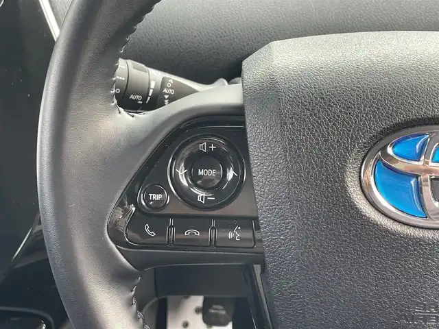 トヨタ プリウス A ツーリングセレクション 道東・釧路十勝 2019(令1)年 7.1万km グレーメタリック 4WD/TRDエアロ/純正9インチナビ/(FM AM CD DVD BT フルセグTV)/バックカメラ/パワーシート/シートヒーター /ETC2.0/衝突軽減ブレーキ/HUD/レーダークルーズコントロール/プッシュスタート/スマートキー/LEDヘッドライト/オートライト/オートハイビーム