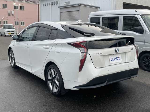 トヨタ プリウス 宮城県 2017(平29)年 13.4万km ホワイトパールクリスタルシャイン (株)IDOMが運営する【じしゃロン仙台店】の自社ローン専用車両になりますこちらは現金またはオートローンご利用時の価格です。自社ローンご希望の方は別途その旨お申付け下さい/スマートキー2個/LEDヘッドライト/フォグランプ/クルコン/トヨタセーフティセンス/バックカメラ/純正9インチナビ/フルセグ/ETC/インテリジェントクリアランスソナー/BSM/HUD/横滑り防止/シートヒーター