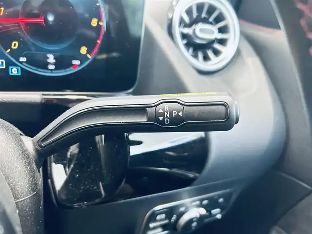 メルセデス・ベンツ ＧＬＡ２００ｄ 4マチック AMGライン 大阪府 2021(令3)年 1.9万km コスモスブラック レーダーセーフティ/ハーフレザー/メモリ付きパワーシート/シートヒーター/ACC/純正ナビ/360度カメラ/純正19インチAW/LEDヘッドライト/アンビエントライト/電動リアゲート/ブラインドスポット/ワイヤレス充電